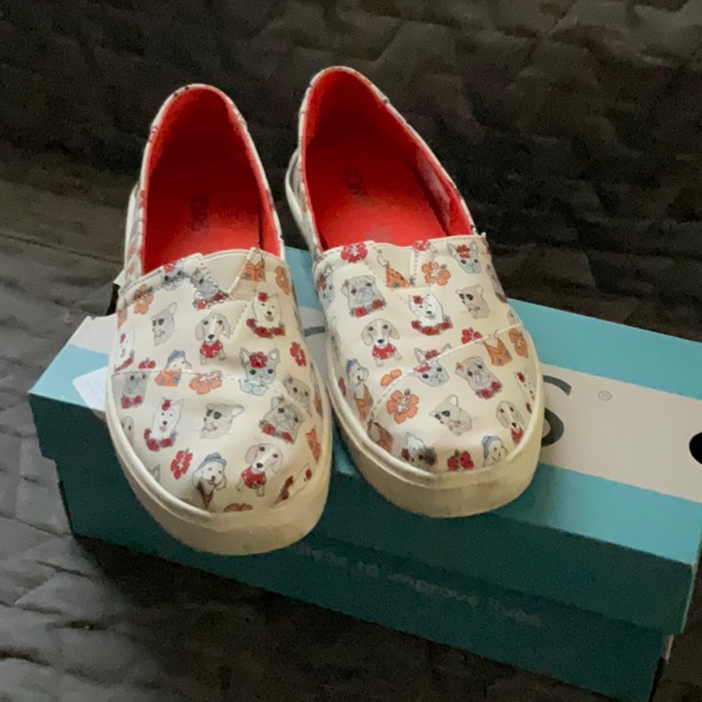 Toms Dog print all over womens